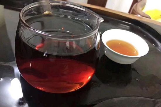 黑茶排濕毒的身體表現(xiàn)，喝黑茶排毒反應(yīng)癥狀