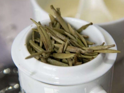 白茶煮好還是泡好喝，老白茶是泡還是煮？