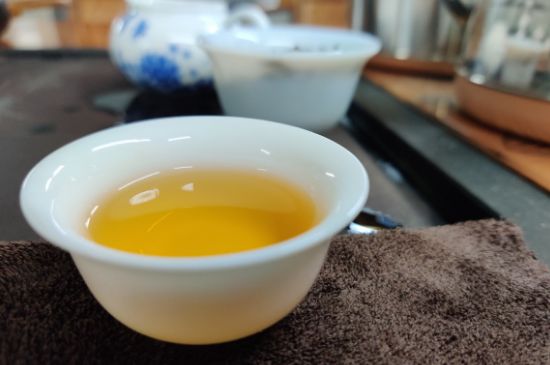 蜜蘭香好還是鴨屎香好，鳳凰單叢茶蜜蘭香和鴨屎香特點(diǎn)有哪些？