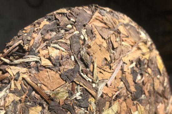 7年壽眉和2年白牡丹哪個(gè)好，老白茶壽眉與白牡丹的口感區(qū)別